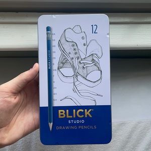 NWT 12 blick drawing pencils